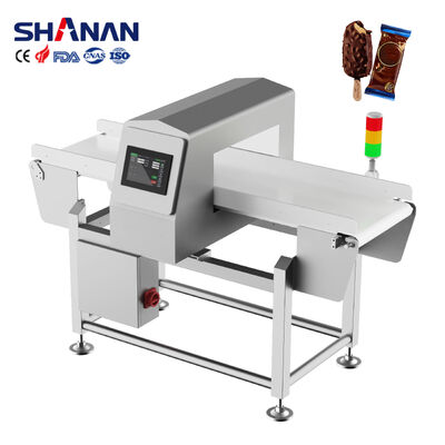 Ανιχνευτής μετάλλων τροφίμων 50-60Hz εξοπλισμένο με πλήρη δομή από ανοξείδωτο 304 που εξασφαλίζει την ανίχνευση μετάλλων σε περιβάλλοντα παραγωγής τροφίμων